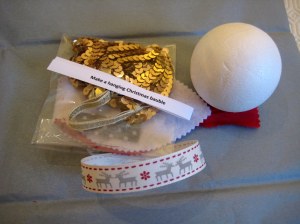 No-sew Christmas Baubles crafty gift!