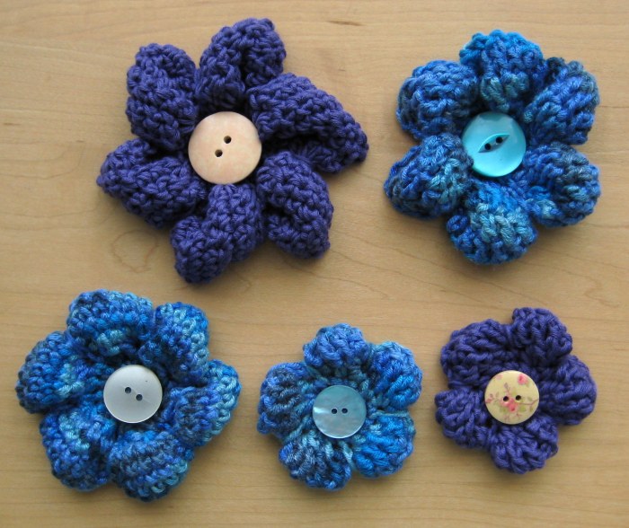 Puffy Flowers - A super quick and free cute crochet pattern
