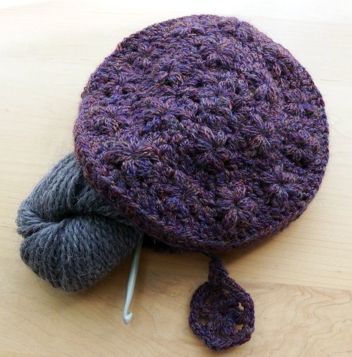 Pocket Full of Posies Pouch - Free Crochet Pattern from makemydaycreative.com