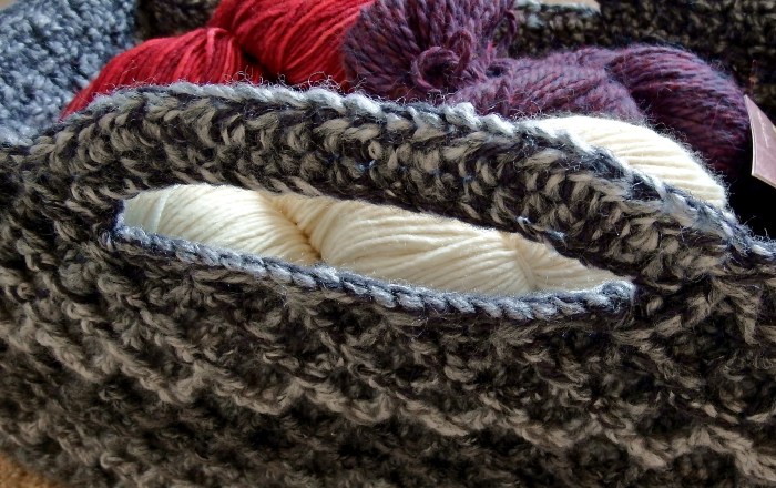 Handle detail from Rectangular Diamond Trellis Basket - Free customisable crochet pattern with video stitch tutorial!