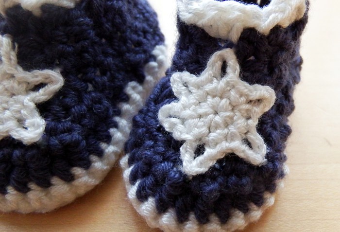 Icicles Hat and Booties - Free Crochet Pattern