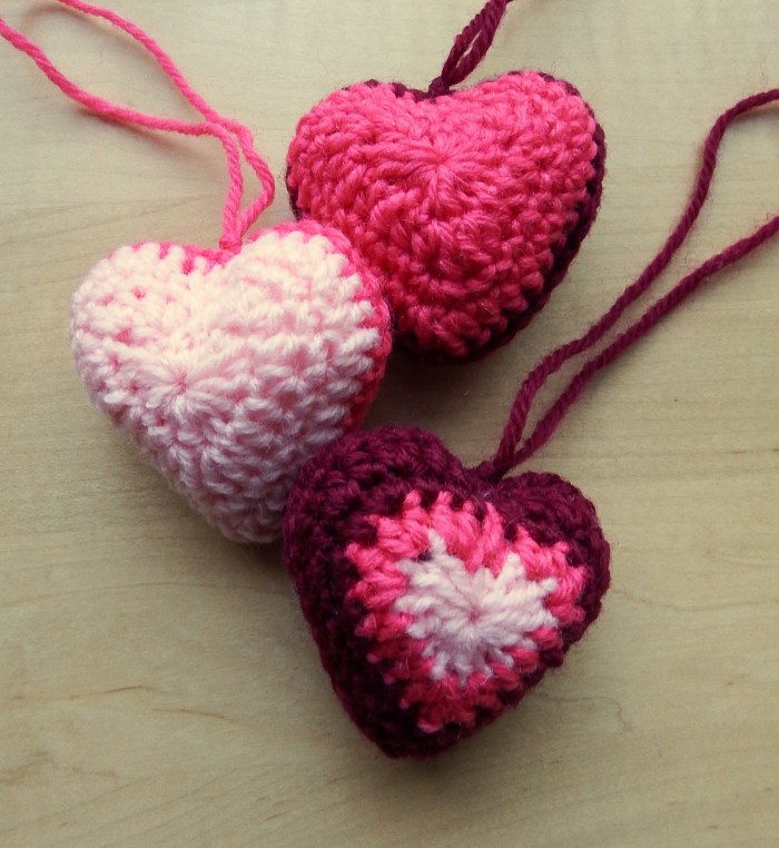 Crochet heart decorations - free pattern from Make My Day Creative