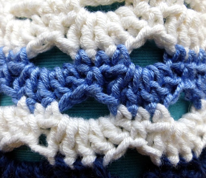 Arcade crochet stitch pattern in stripes