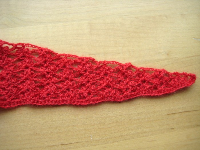 Summer Sprigs decrease edge - How to increase and decrease in crochet stitch patterns - series by Make My Day Creative