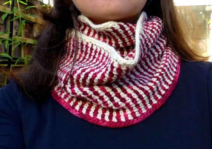 Linen Stitch Cowl - a free crochet pattern from Make My Day Creative - so easy, no ends!