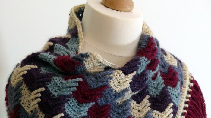 Arrow Tails Shawl - A free crochet pattern from Make My Day Creative