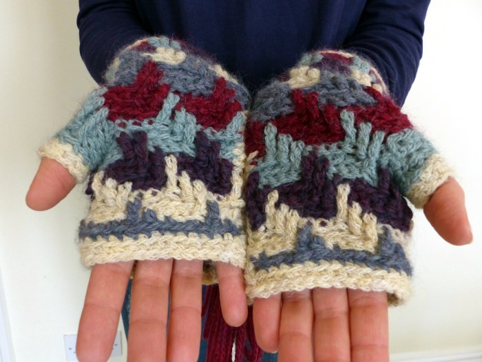 Arrow Tails Fingerless Gloves and Shawl - Free crochet patterns from Make My Day Creative
