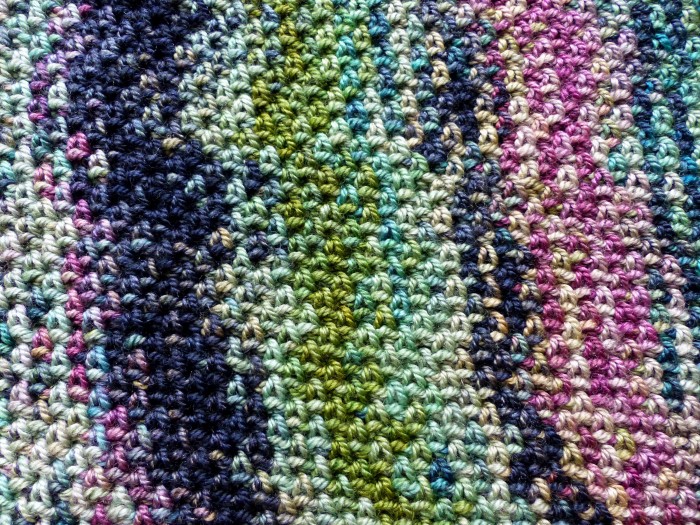 Colour Pool Cowl - Free Crochet Pattern from Make My Day Creative specifically for short colour variegated yarn. Close up of Stitch Pattern